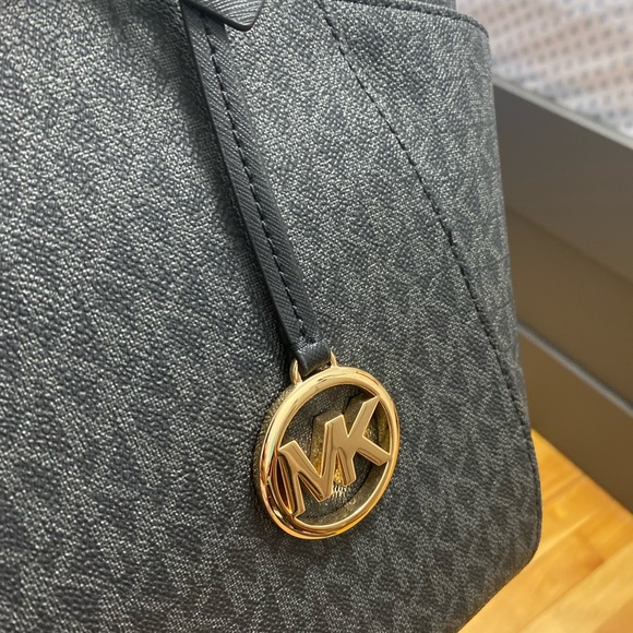 BUNDLE!!! - Picture 5 of 8